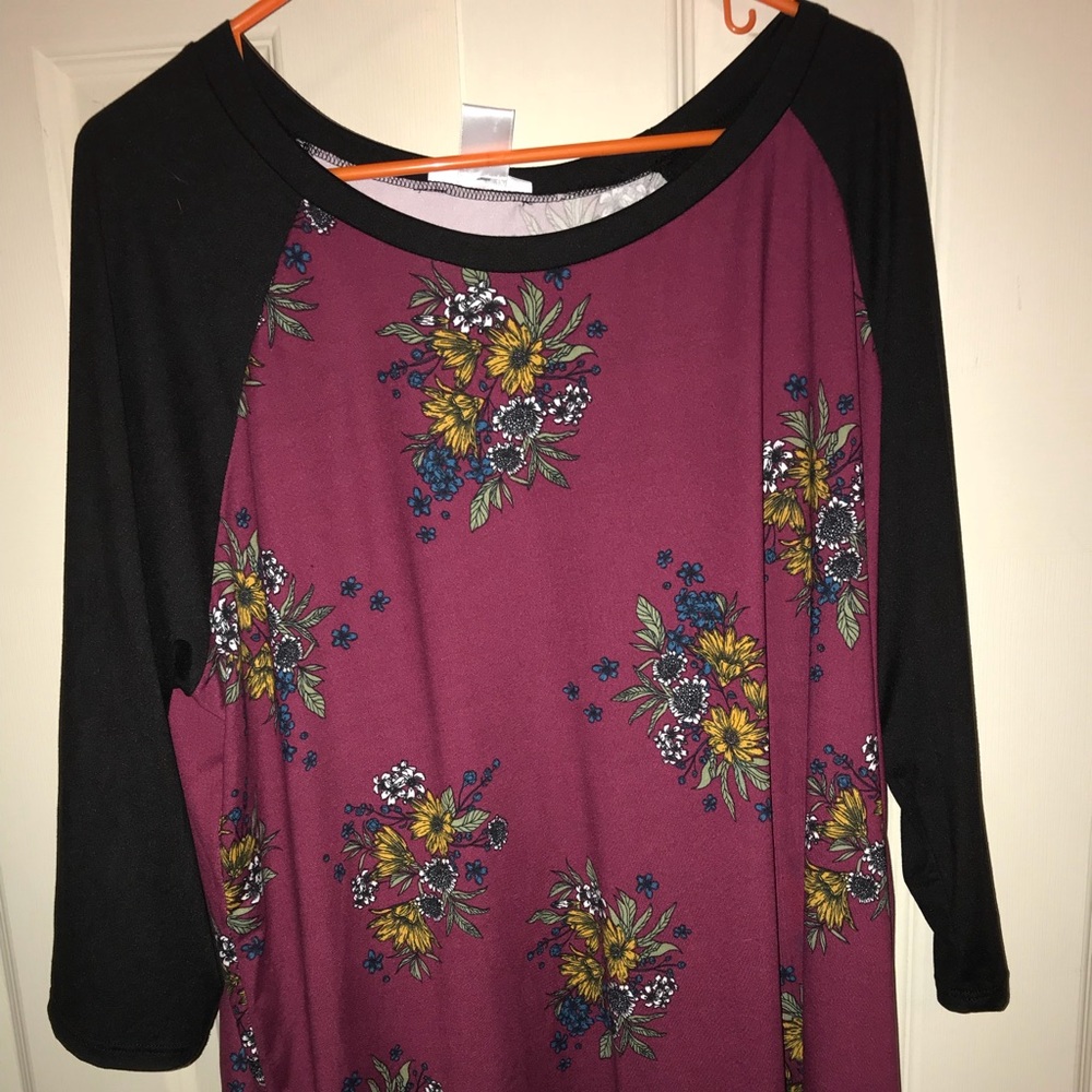 Honey and lace maroon floral raglan
